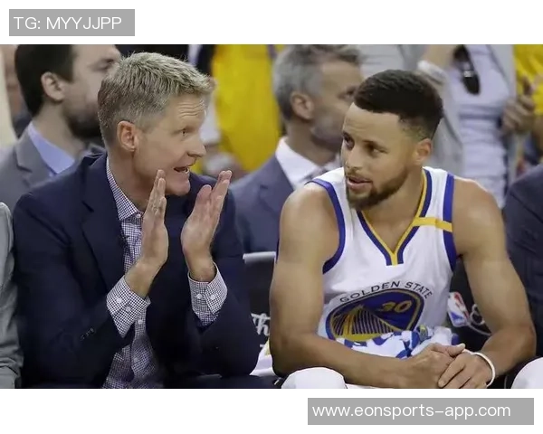 库里解读独特阵容背后的科尔战术理念球员们已习惯这种灵活打法