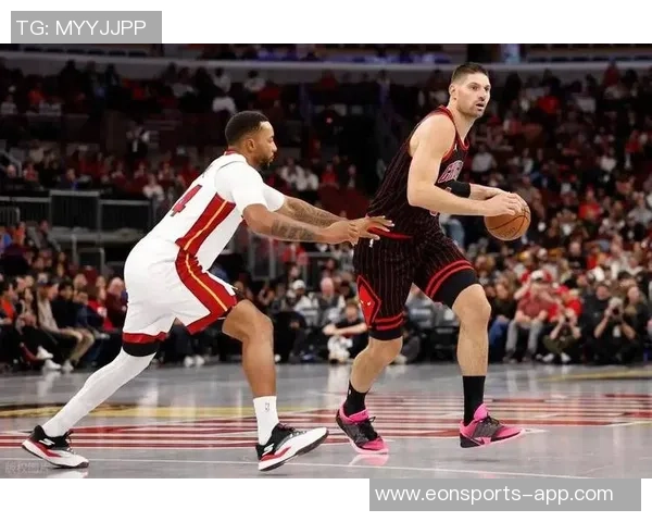 热火狂胜36分全队11人上场均有得分8人双位数表现展现强大实力