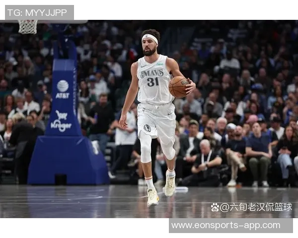 克莱状态回暖三分球表现出色11投5中贡献14分1篮板